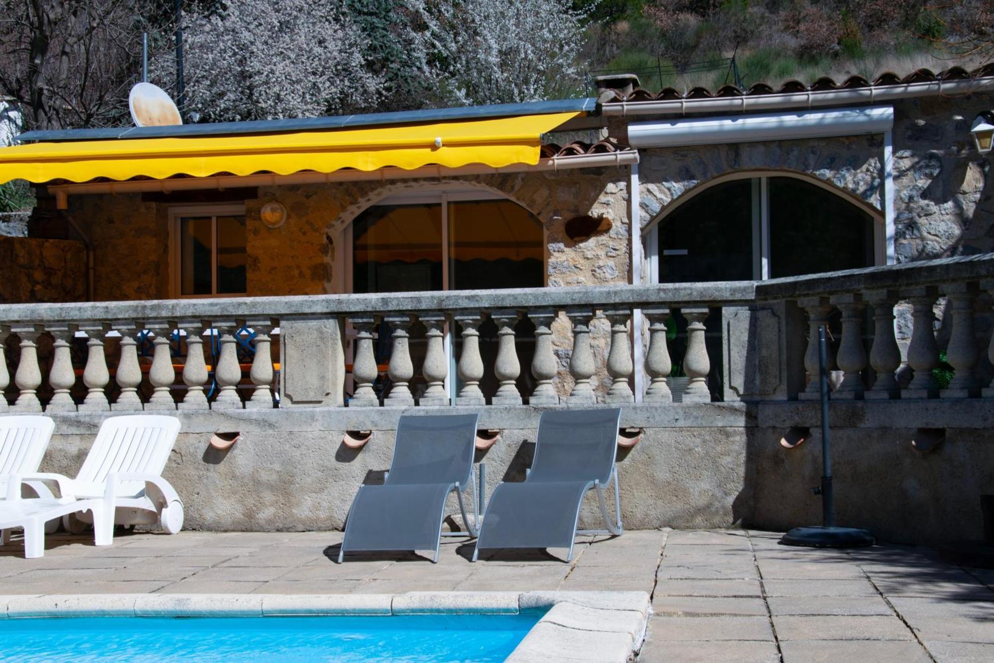 Les Grands Pres Des Baronnies Pension La Roche-sur-le-Buis Buitenkant foto